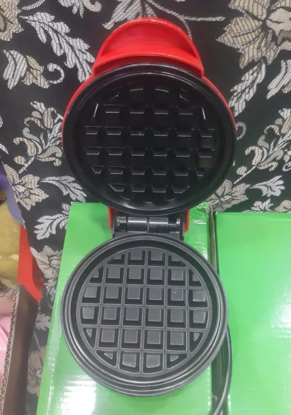 Mini Waffle Maker – Non-StickMachine